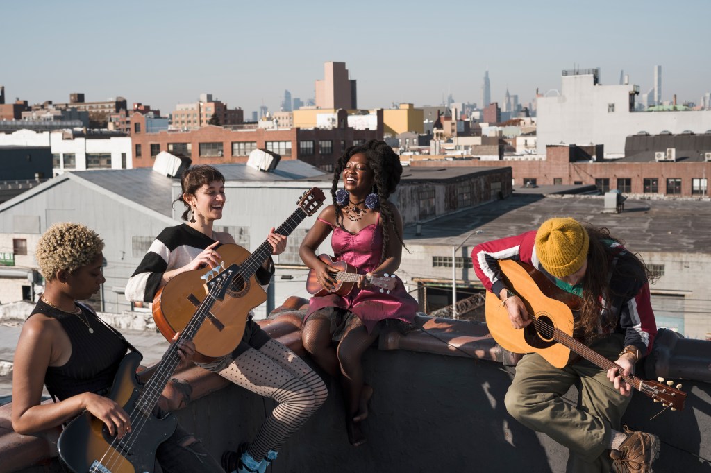 Psicología y música en ámbitos socio-comunitarios y contextos vulnerables – Curso de Formación Permanente –&nbsp;AEPMIM